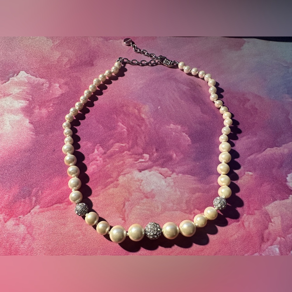 Vintage Givenchy Pearl and Crystal Necklace. (GVC; Pearl/Silver)